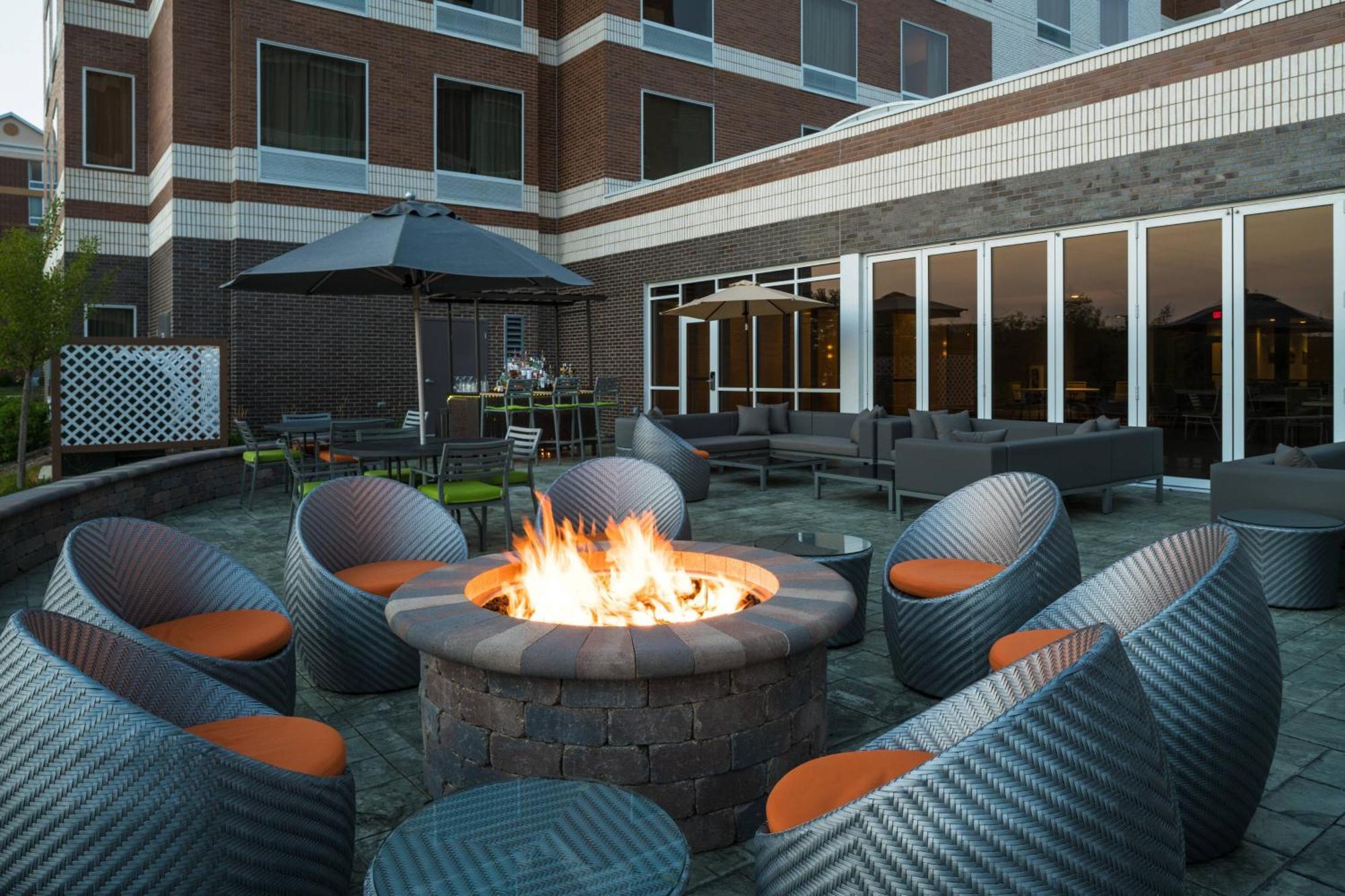 Fairfield Inn & Suites By Marriott Chicago Schaumburg Exterior photo